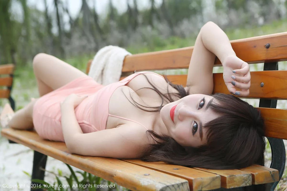 秀人集.com_[XiuRen秀人网]No.529_嫩模陈巧蓓isabella粉红低胸连体裙秀F杯豪乳诱惑写真55P