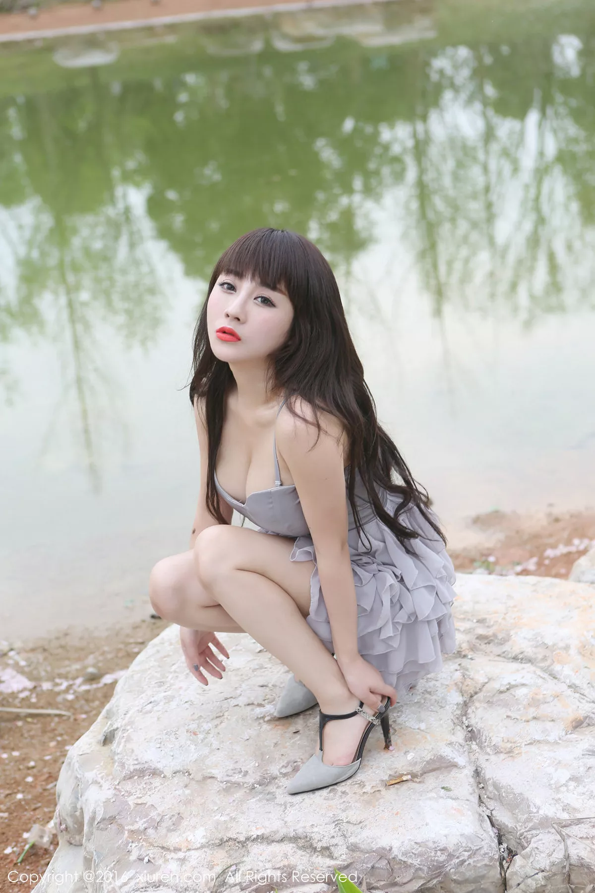 秀人集.com_[XiuRen秀人网]No.529_嫩模陈巧蓓isabella粉红低胸连体裙秀F杯豪乳诱惑写真55P