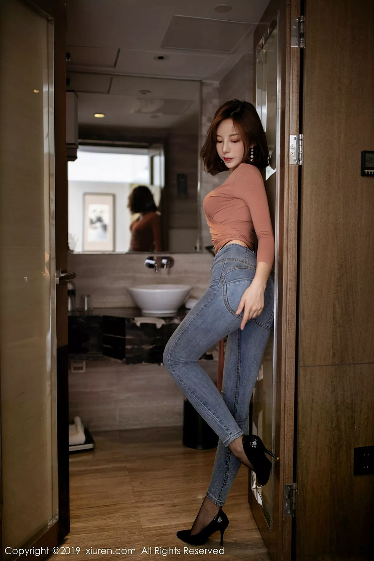 秀人集.com_[XiuRen秀人网]No.1820_嫩模陈小喵私房脱牛仔裤露魅惑开档黑丝秀蕾丝内衣诱惑写真64P