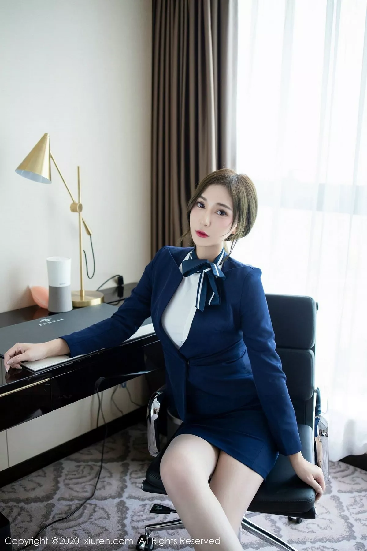 秀人集.com_[XiuRen秀人网]No.2221_女神Lavinia肉肉经典职场制服半脱露精致镂空内衣完美诱惑写真51P