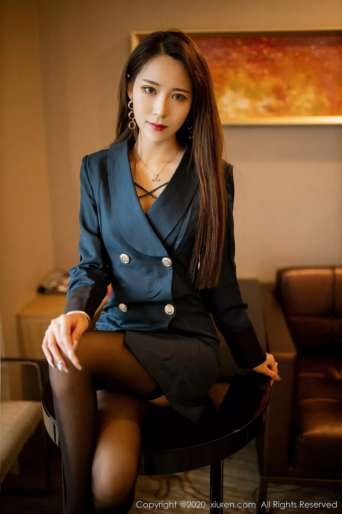 秀人集.com_[XiuRen秀人网]No.2606_丽质模特周慕汐baby私房脱大衣露性感内衣黑色蕾丝袜诱惑写真53P